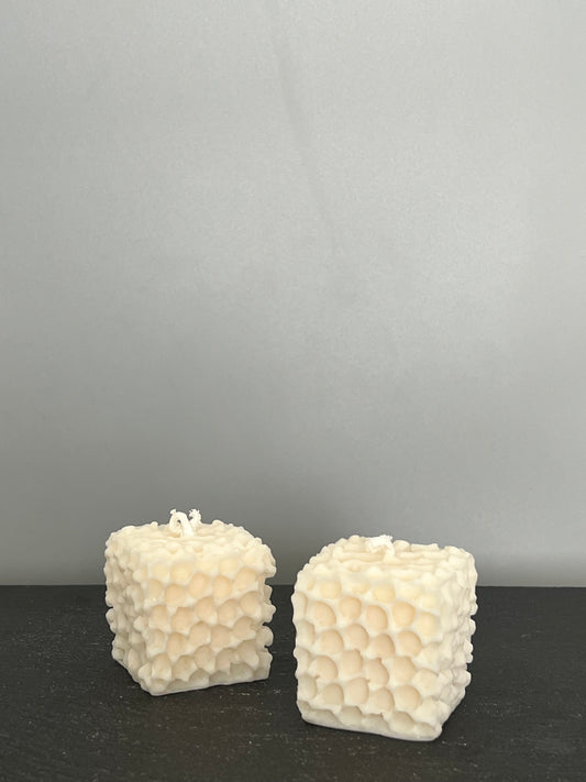 HONEYCOMB CANDLE | organisch geformte Wabenkerze